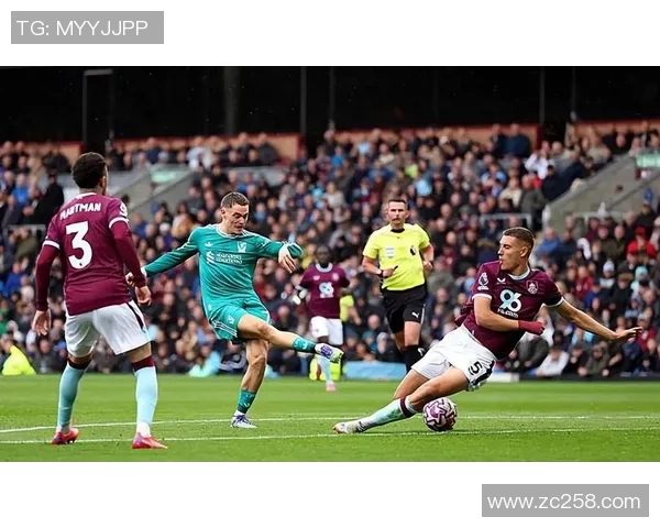 欧冠激战曼联小胜切尔西绝杀时刻引发全场狂欢与转会传闻涌现