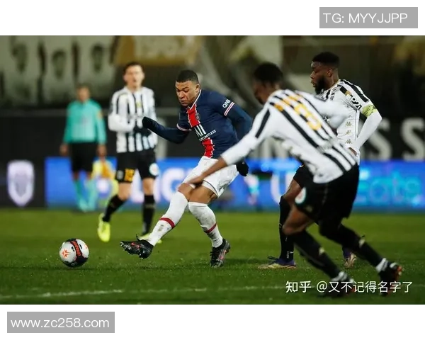 英超热刺与巴黎圣日耳曼激战成平局绝杀时刻点燃全场激情