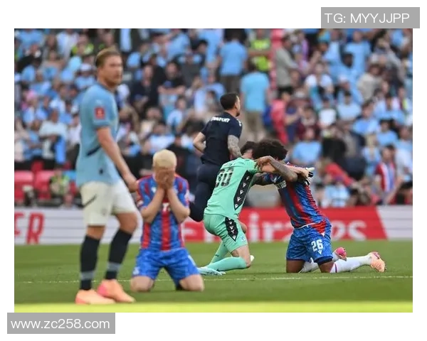 足总杯精彩对决尤文图斯与曼城激战成和战术分析与逆转瞬间回顾