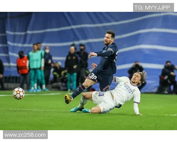 皇马狂胜巴黎圣日耳曼五球大捷帽子戏法引发争议判罚热议